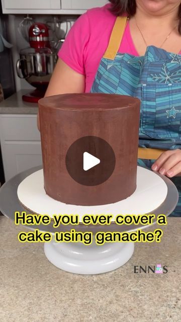 Chocolate Chip Cake Filling, How To Make Chocolate Ganache To Cover Cake, Chocolate Ganache Birthday Cake Ideas, Modelling Chocolate Recipe, Ganache Frosting Cake Design, How To Cover Cake With Chocolate Ganache, Easy Chocolate Ganache Cake, Less Cream Cake Design, Tall Chocolate Cake Designs