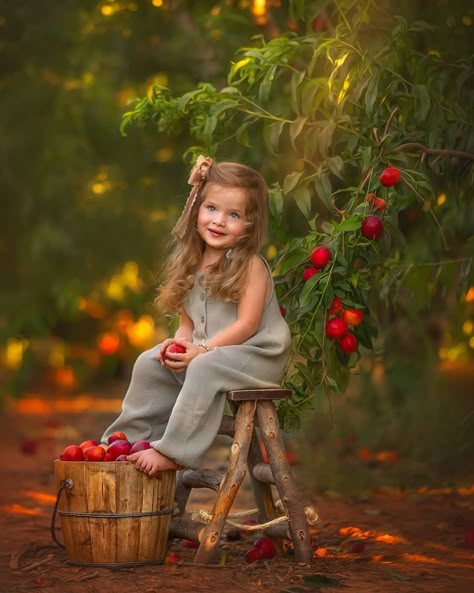 Fall Apple Picking, Teddy Photos, Fine Art Portraiture, Farm Photo, Fine Photography, Childrens Photography, Apple Orchard, Fall Pictures, Fall Photos