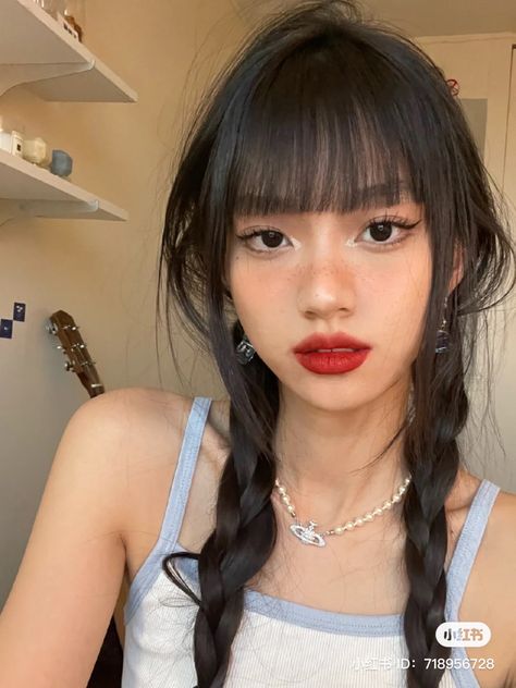 Tan Skin Red Lips, Brown Hair Colors Tan Skin, Red Lip Asian, Makeup For Tanned Skin, Igari Makeup Tan Skin, Tanned Skin Makeup, Tan Skin Makeup, National Makeup, Makeup Asia