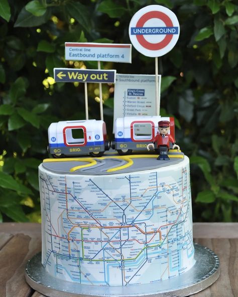 London Underground Cake, Paddington Birthday, Underground Party, Delish Cakes, Train Cake, London Underground, 9th Birthday, 5th Birthday, Birthday Cakes