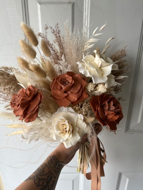 Rustic Wedding Bridesmaid Bouquet, Terracotta Bride Bouquet, Terracotta Flower Bouquet, Boho Fall Bouquet, Terracotta Flower Arrangements, Terracotta Floral Arrangement, Rustic Bouquet Ideas, Dried Floral Arrangements Wedding, Terracotta And Cream Wedding