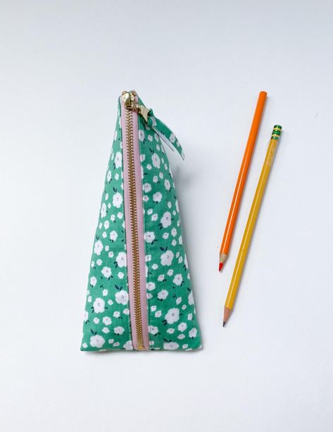 Tutorial: Learn How to Sew a Pencil Case | WeAllSew Patchwork Pencil Case, Sew A Pencil Case, Pencil Case Tutorial, Pencil Case Sewing, Pencil Case Pattern, Boxy Pouch, Valentine Table, Diy Pencil Case, Zippered Pouches