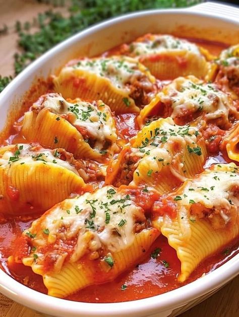 Easy Crockpot Recipes family | CREAMY RICOTTA BEEF STUFFED SHELLS PASTA 🧀🍲 | Facebook Beef Stuffed Shells, Shells Pasta, Sweets For Diabetics, Rachael Ray Recipes, Pasta Shells, Recipes Family, Stuffed Pasta Shells, Stuffed Shells, Shredded Mozzarella