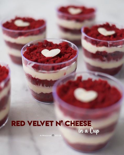 Thai tea•Green tea•Ogura Cake on Instagram: “Red Velvet n’ Cheese in a Cup ❤️ • #dessertcake #dessertbox #dessertcup #dessertboxsby #dessertboxsidoarjo #dessertboxsurrabaya…” Dessert Box Red Velvet, Ogura Cake, Thai Desserts, Dessert Boxes, Thai Dessert, Thai Tea, Tea Green, Dessert Cups, Elegant Red