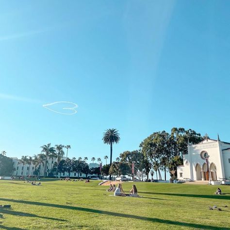 Lmu University Aesthetic, Loyola Marymount University, University Aesthetic, Family Aesthetic, Cal Poly, La Life, Sunken Garden, Fall Semester, Dream College