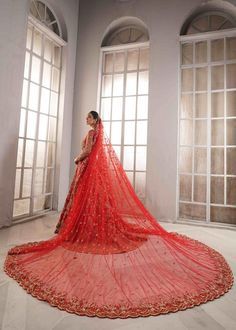 Indian Veil Styles, Bride Veil Photoshoot, Veils Bridal Indian, Red Veil Wedding Indian, Tail Dupatta Bride, Indian Bride Veil, Lehenga With Veil, Nikah Poses, Indian Bridal Veil