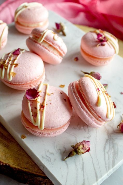 Macaron Fillings, Rose Macarons, Rose Macaron, Rose Buttercream, Le Macaron, No Bake Summer Desserts, Macarons Recipe, Easy Rose, Macaron Filling