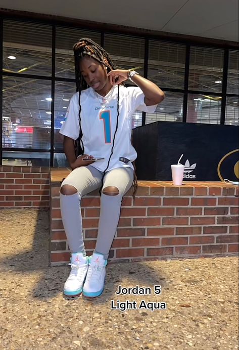 Aqua 5s Outfit Women, Jordan Aqua, Aqua Outfit, Jordan Retro 6, Light Aqua, Jordan 5, Girl And Boy, Outfit Women, 5 S