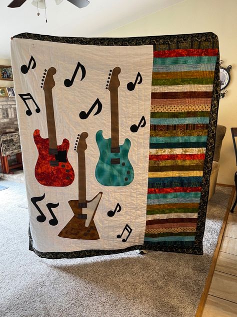 Guitar Quilt Pattern, Music Quilts Ideas, Music Note Quilt Block, Guitar Quilts Ideas, Musical Quilts Patterns, Music Themed Quilts Patterns, Music Themed Quilts, Music Quilts, Guitar Quilt