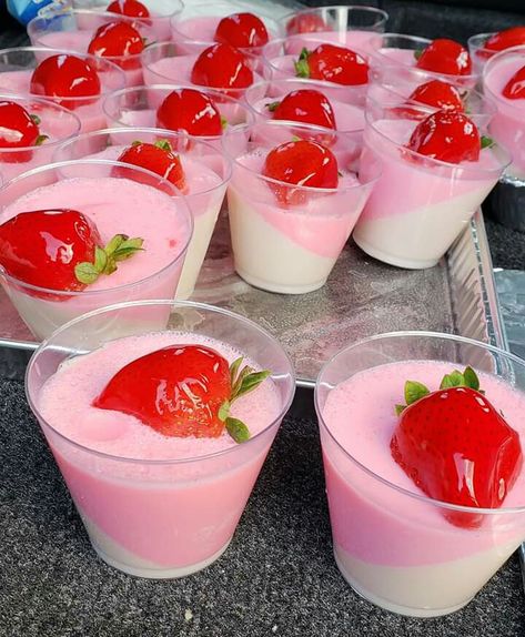 Jello Cups Ideas, Gelatin Desserts, Jello Cups, Bbq Pig, Jelly Cups, Gelatin Dessert, Pudding Desserts, Girl Birthday Party, Cake Table