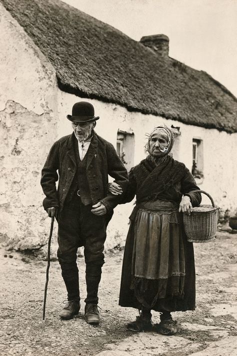 Irish Ancestry Surprises Revealed by New DNA Map Ancient Irish, Old Irish Photos, 가족 일러스트, 18th Century Ireland, Ireland 1800s, Irish Ancestry, Irish Folklore, Irish Catholic, Ireland History