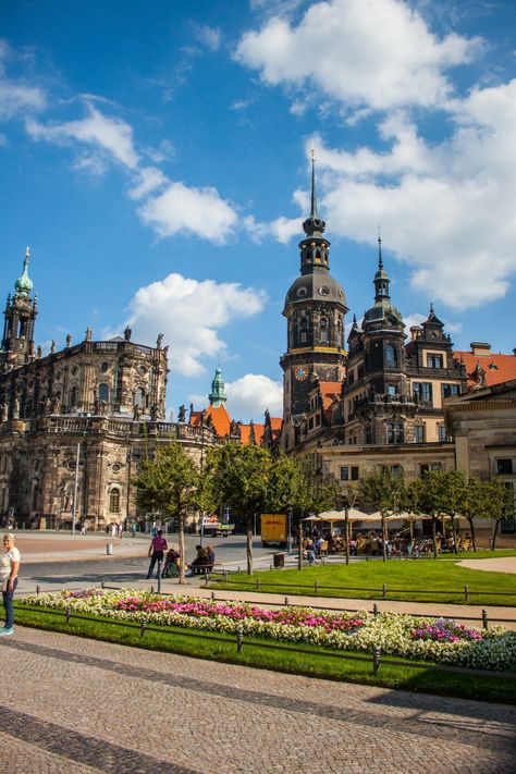 German Cities, Cities In Germany, Travel Germany, Most Instagrammable Places, Dresden Germany, Pen Pals, Awesome Places, Pretty Pics, Cities In Europe