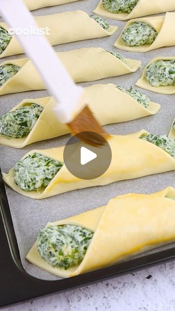 Egg In Puff Pastry, Spinach Ricotta Rolls Puff Pastries, Spinach Filling Recipes, Puff Pastry With Spinach, Spinach Ricotta Pastry, Spinach Ricotta Feta Puff Pastry, Spinach Dip Puff Pastry, Spinach Pastry Puffs, Spinach And Ricotta Rolls