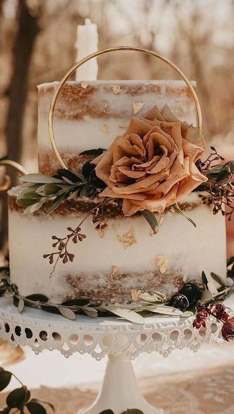 Forest Wedding Theme, Small Wedding Cake, Cake With Flowers, Wedding Theme Ideas, Forest Theme Wedding, Small Wedding Cakes, Wedding Cake Rustic, Fall Wedding Cakes