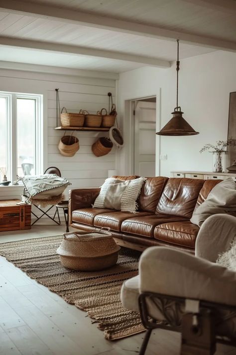 38 Charming Farmhouse Living Room Decor Ideas for Cozy Spaces Scandinavian Farmhouse Living Room, Modern Farmhouse Living Room Design, Coastal Farmhouse Living Room, Farmhouse Living Room Design, Cozy Farmhouse Living Room, Farmhouse Living Rooms, Brown Couch Living Room, Farmhouse Living Room Ideas, Farmhouse Living Room Decor Ideas