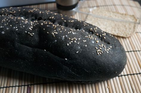 GrimGrains — Basic black bread Charcoal Bread, Black Bread, No Rise Bread, Bread Shaping, Pasta Fatta In Casa, Black Food, Vegan Bread, How To Make Sandwich, Bread Bun