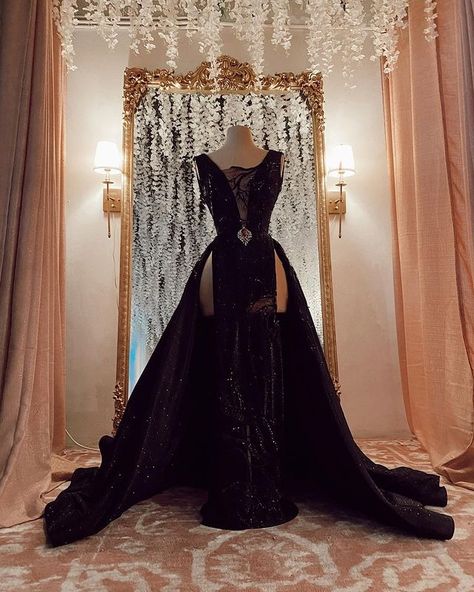 Court Of Nightmares Dress, Acotar Halloween, Acotar Dress, Slitted Dress, Acotar Nesta, Starfall Ball, Ballroom Gowns, Dresses Fancy, Dark Dress