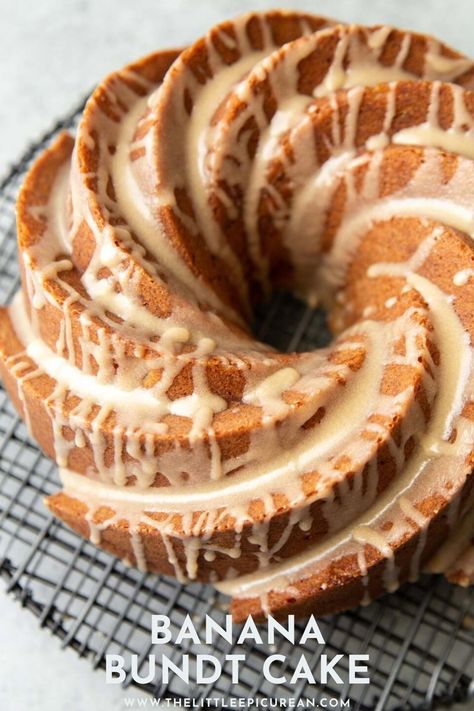 Soft, moist, and super flavorful banana bundt cake topped with warm brown sugar glaze. Perfect for any occasion or simply to satisfy your sweet cravings. Bundy Cake, Bundt Cake Glaze, Banana Bundt Cake, Banana Bundt, Baking Lessons, Banana Bread Cake, Glaze For Cake, Brown Sugar Glaze, Bundt Cake Pan