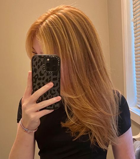 Light Ginger Hair With Highlights, Ginger Hair With Strawberry Blonde Highlights, Ginger With Face Framing Highlights, Strawberry Blonde Hair Layers, Chunky Highlights Ginger Hair, Blonde Ginger Highlights, Ginger Hair With Streaks, Natural Ginger With Blonde Highlights, Blonde Balayage On Ginger Hair