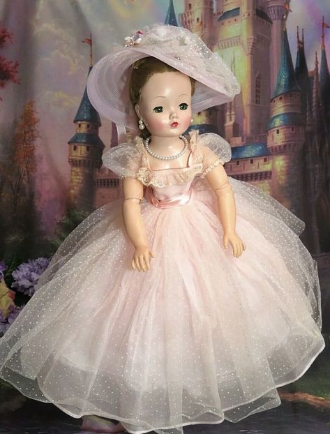 Light Green Gown, Betsy Mccall, Doll Barbie, Dolls Art, Green Gown, American Dolls, Madame Alexander Dolls, Alexander Dolls, Animals Toys