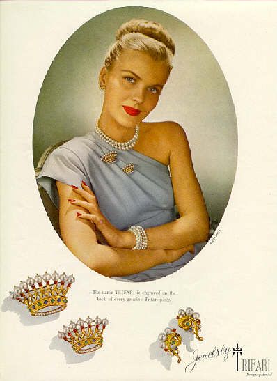 TRIFARI "Crowns" Town & Country 1945 Bohemian Chic Jewelry, Jewellery Advertising, Jewelry Magazine, Trifari Jewelry, Jewelry Ads, Vintage Trifari, Old Jewelry, Vintage Jewels, Vintage Beauty