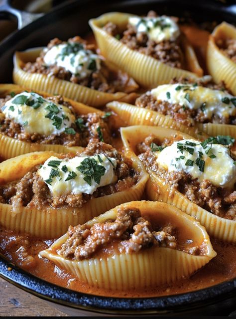 health meal, low carbs meals, keto meal Beef Stuffed Shells With Creamy Ricotta, Stuff Shells Recipes Ricotta Ground Beef, Meat Stuffed Shells, Beef Stuffed Shells, Ricotta Filling, Stuffed Shells Ricotta, Jumbo Pasta Shells, Cheese Stuffed Shells, Pasta Shells