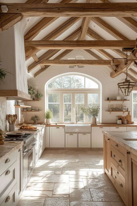 French Country Interior, French Country Kitchen Designs, Timeless Kitchen Design, Country Interior Design, Rustic Kitchen Cabinets, Country Kitchen Designs, Timeless Kitchen, Farmhouse Kitchen Design, Casa Vintage