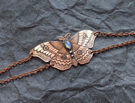 Moth Accessories, Luna Moth Clothes, Moth Jewelry, Moth Bracelet, Moth Necklace, Diy Jewelry Videos, Moth Wire Wrap, Fairy Accessories, Metal Clay Jewelry