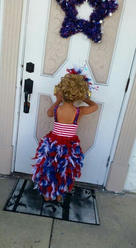 Fourth Of July Costume Ideas, Patriotic Pageant Wear, Pageant Patriotic Wear, Pageant Ooc Toddler, Girl 4th Of July Hair, Patriotic Costumes, Girls Crafts, Pageant Life, Free Embroidery Patterns Machine