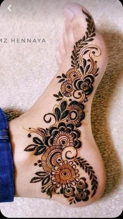 Leg Henna Designs, Kashee's Mehndi Designs, Feet Mehndi, Henna Flower Designs, Foot Henna, Tato Henna, Legs Mehndi Design, Rose Mehndi Designs, Very Simple Mehndi Designs