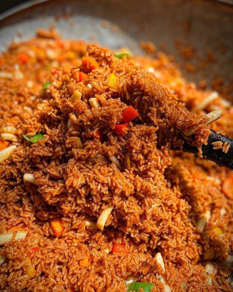 Ghanian Culture, Ghanaian Dishes, Jollof Rice Ghanaian, Ghanaian Jollof Rice Recipes, Ghana Jollof, Ghanian Food, Ghana Food Recipes, Ghana Jollof Rice, Ghanian Jollof Rice