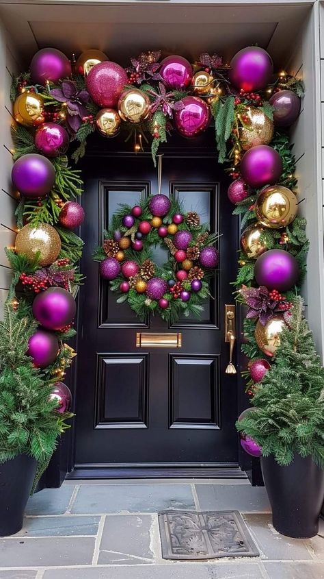 Christmas Door Arch, Door Arch, Joy Decorations, Christmas Decor Trends, Front Door Christmas Decorations, Christmas Front Doors, Christmas Front Porch, Yard Decorations, Christmas Porch Decor