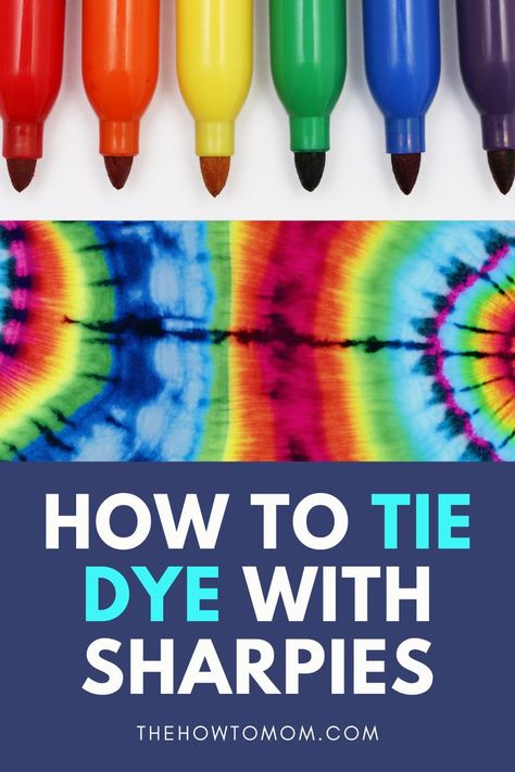 If you are looking for a less messy and simple technique to tie-dye, this is the perfect craft for you. This is a great project to do with younger children and is much easier than traditional tie-dye. Click to learn how you can make beautiful tie dye creations in just four simple steps. Tie Dye With Sharpies, Tie Dye Painting, Fun Crafts For Teens, Sharpie Tie Dye, Sharpie Colors, Sharpie Crafts, Sew Projects, How To Tie Dye, Christmas Wall Hangings