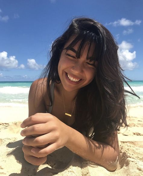 Beach Hairstyles With Bangs, Short Hair Beach Aesthetic, Bangs With Beach Waves, Bangs At The Beach, Beach Girl Face Claim, Bad Boy Aesthetic, Summer Suits, Beautiful Smile, Dream Hair