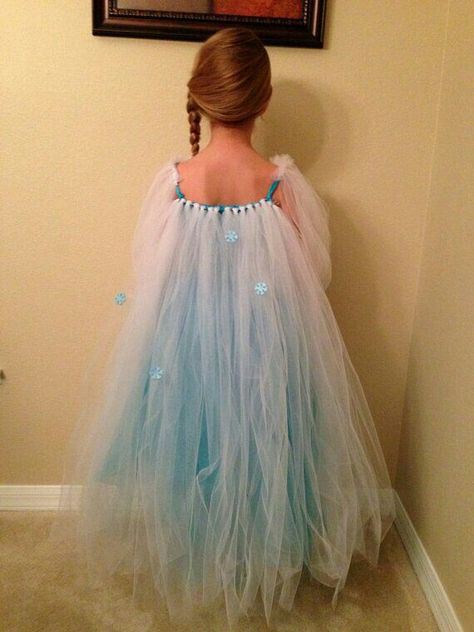 Running costumes Rok Tile, Costumes Faciles, Elsa Costume, Frozen Costume, Elsa Dress, Queen Elsa, Frozen Birthday Party, Frozen Party, Snow Queen