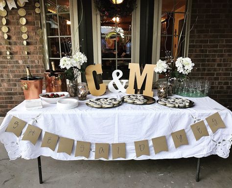 She Said Yes Engagement Party, She Said Yes Decorations, Engagement Party Set Up Ideas, Engagement Party Diy Decorations, She Said Yes Party Ideas, Rustic Engagement Party, She Said Yes Party, Backyard Engagement Party Ideas Decorations, Surprise Engagement Party Ideas