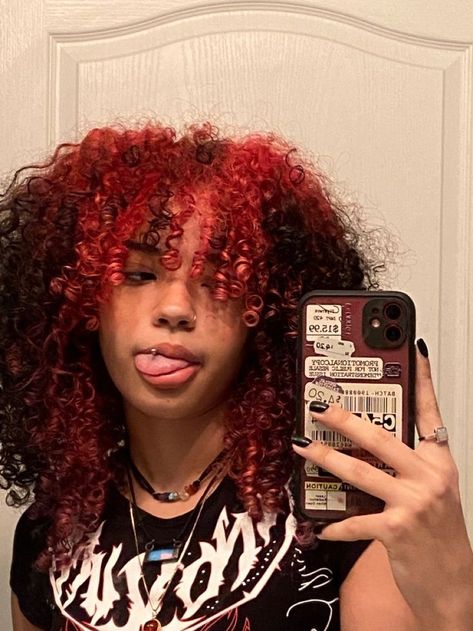 Dye Curly Hair, Curly Hair Coloring, Curly Hair Color Ideas, Red Hair Ideas, Curly Hair Color, Red Hair Color Ideas, Cherry Red Hair, Dyed Curly Hair, Red Curly Hair