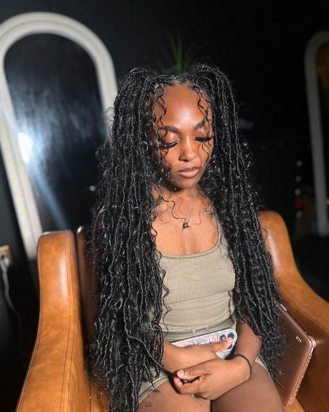 I Tried Something New 🥵Back In The Lab. Comments ? 🍁Book Under: Soft Locs + boho 💭𝗙𝗼𝗹𝗹𝗼𝘄 𝗠𝘆 𝗜𝗚, 𝗣𝗶𝗻𝘁𝗲𝗿𝗲𝘀𝘁, & 𝗧𝗶𝗸𝘁𝗼𝗸 𝗜𝗻 𝗕𝗶𝗼!💭 ♡ ♡ ♡ #knotlessbraids #bohoknotless #customblendbraids #mobilealbraider #251braider #mississippibraider #georgiabraider #floridabraider #explore #viral #blackgirlinspo#braidercontent #hairstylist #summerlooks #locs #softlocs #lochairstyles Boho Soft Locs, Boho Locs, Soft Locs, Curly Hair Routine, Locs Hairstyles, Loc Styles, Loose Curls, Hair Routines, Long Curly