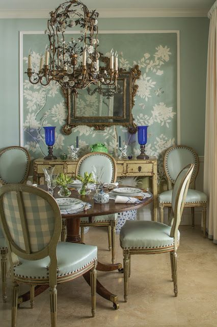 Traditional Interiors By Leta Austin Foster - The Glam Pad Leta Austin Foster, French Country Dining Room Table, Chinoiserie Dining Room, French Country Dining Room, House Beautiful Magazine, Glam Pad, Cottage Shabby Chic, Country Dining Rooms, French Country Dining