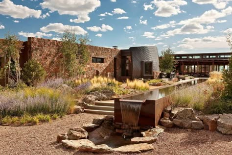 Eco-friendly desert retreat nestled into a hillside overlooking Santa Fe Desert Home Exterior, Southwestern Landscape, Rustic Exterior, Desert Homes, Desert Landscape, Water Feature, Southwestern Style, Desert Landscaping, Joshua Tree