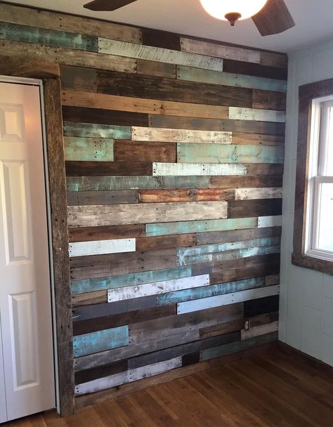 Penthouse Living, Diy Pallet Wall, Wood Wall Bathroom, Wood Plank Walls, Wood Pallet Wall, Fa Fal, Plank Walls, Pallet Decor, Pallet Wall