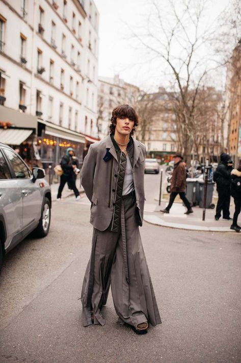 Paris Mens Style, Paris Street Style Men, Mens Fahsion, Fashion Week Fall 2023, Masc Style, Clown Costumes, Outfits Paris, Men Streetstyle, Paris Mens Fashion