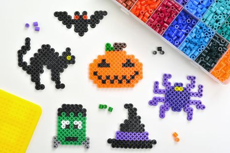 Melty Beads Patterns, Halloween Perler Beads, Halloween Perler, Polymer Clay Beads Diy, Halloween Clay, Beads Patterns, Perler Bead Templates, Beads Designs, Halloween Beads