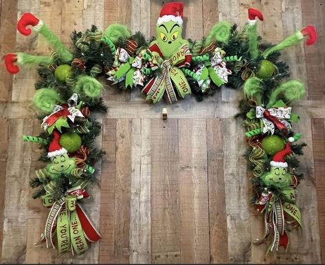 The Grinch Garland, Grinch Garland Ideas, Diy Grinch Garland, Grinch Front Porch Decorations, Grinch Porch Decor, Grinch Garland Diy, Grinch Wreath Ideas, Diy Grinch Wreath, Grinchmas Ideas