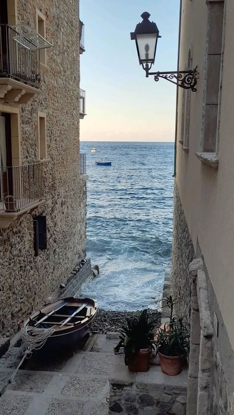 Italy Sea Aesthetic, Mediterranean Sea Aesthetic, Italy City Aesthetic, Emmacore Aesthetic, Scilla Italy, Italy Landscape Photography, Italy Ocean, Italy Calabria, Italy Sea