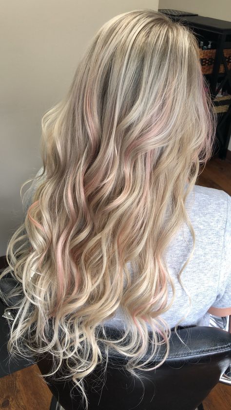 Rose Gold Peekaboo Highlights Blonde, Blonde Hair With Strip Of Color, Peek A Boo Hair Blonde And Brown, Blonde Hair With Pink Babylights, Very Light Pink Highlights, Blonde Hair With Rose Gold Peekaboo, Blonde Hair With Pink Strands, Platinum Blonde Hair With Light Pink Highlights, Pink Babylights Blondes