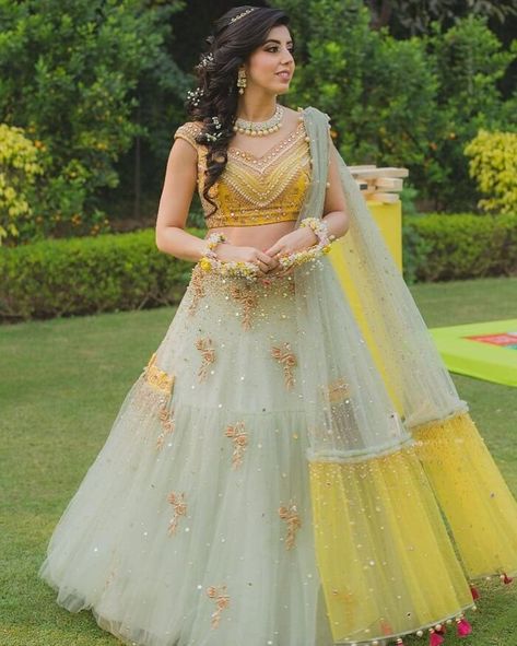 Mehndi Ceremony Outfit For Bride, Pastel Lehenga Bridesmaid, Pastel Color Lehenga, Mehendi Dresses, Mehndi Outfit, Mehndi Outfits, Bridesmaid Photoshoot, Haldi Outfits, Designer Bridal Lehenga Choli