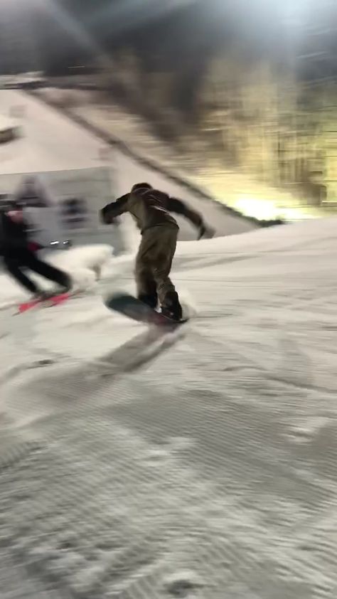 #snowboarding Hashtag Videos on TikTok Night Snowboarding, Snowboard Aesthetic Vintage, Snowboarding Videos, Snowboarding Aesthetic, Skiing Aesthetic, Ski Aesthetic, Night Video, Roller Skate Shoes, X Games