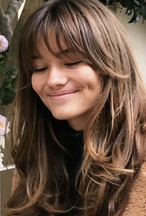 Hair Cut With Bangs For Girl, Bangstyle Hair Long Wispy Layers, 90s Fringe Hair, Face Frame With Bangs, Fringe Layers Medium Hair, 90 Bangs, Wispy Bangs Butterfly Cut, Straight Bangs With Layers, Long Layers Fringe