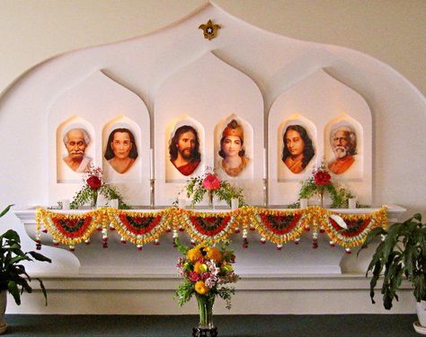 Rekha prayer room #2 - altar visual Hindu Prayer Room Ideas, Yoga Altar, Hindu Prayer, Yogananda Quotes, Mahavatar Babaji, Prayer Room Ideas, Paramhansa Yogananda, Daily Wishes, Picture Arrangements